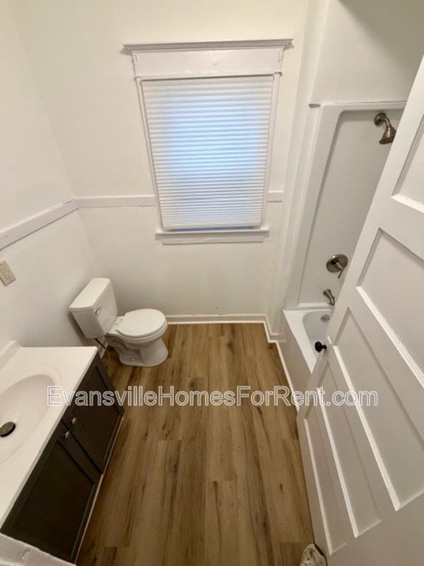 215 W Louisiana St - Photo 7 of 9