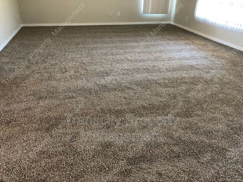 4537 S Granite St - Photo 7 of 22