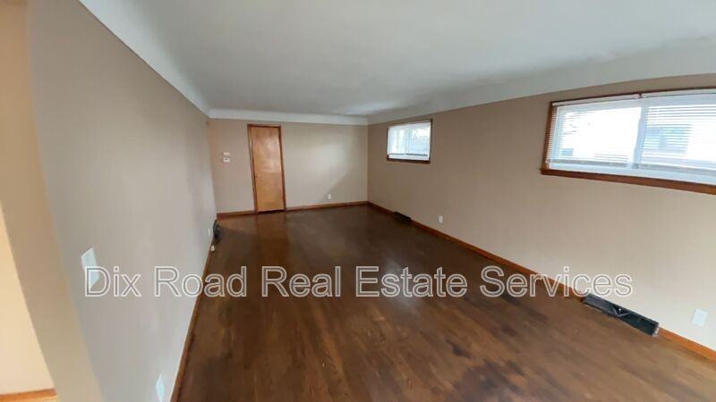 677 Mark Ave - Photo 5 of 26