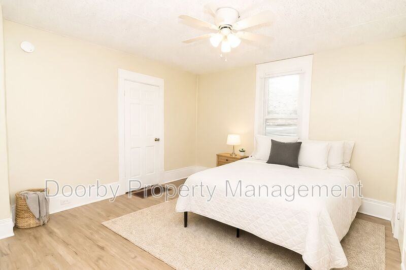 2612 E 19th St - Photo 5 of 11