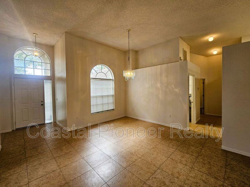 9007 Westbay Blvd - Photo 2 of 34