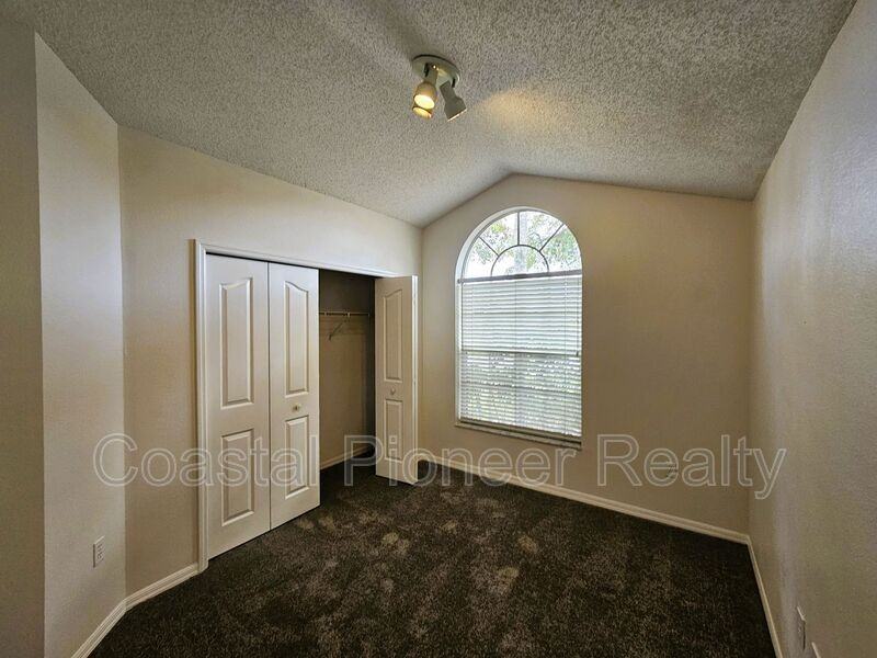 9007 Westbay Blvd - Photo 6 of 34