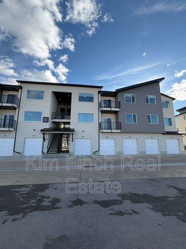 844 Se #304 - Photo 4 of 36