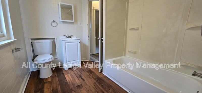 818 N 4th St - Photo 5 of 16