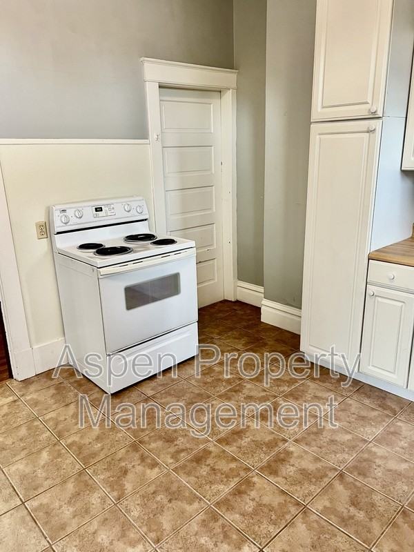 1626 Dodge St #1626 - Photo 6 of 14