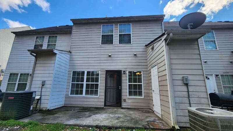 385 Brookview Dr - Photo 2 of 36