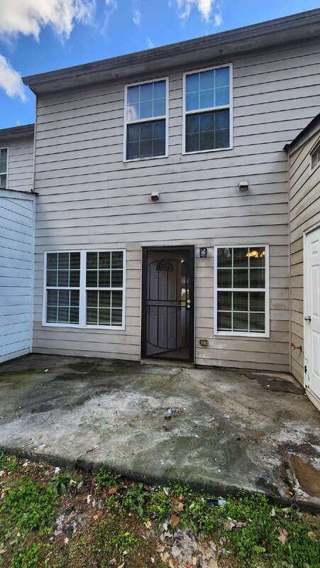 385 Brookview Dr - Photo 4 of 36