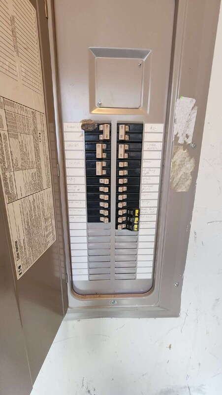 385 Brookview Dr - Photo 6 of 36