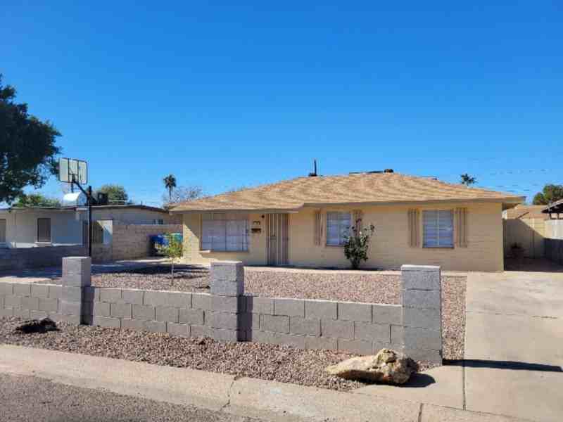 4232 N 33rd Dr - Photo 3 of 3