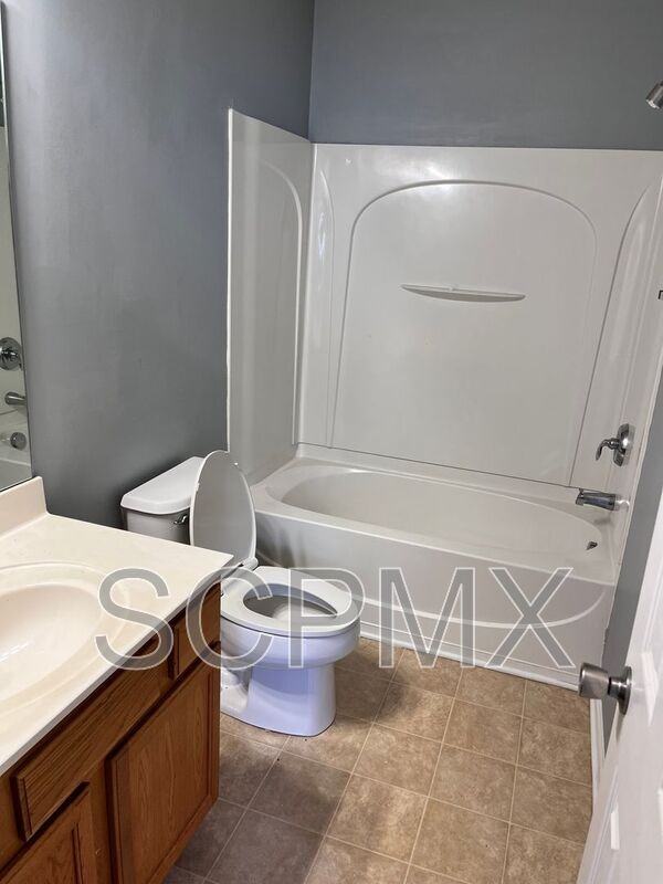 3437 Broadwick St - Photo 4 of 6