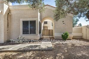 featured image of 1111 W Summit Pl #27