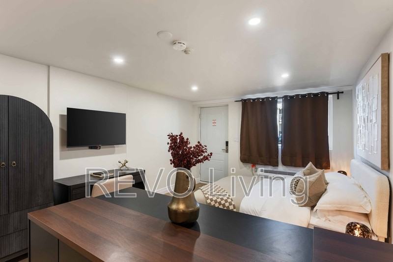 7800 Lundy'S Lane #129 - Photo 5 of 10