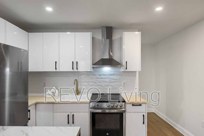 7800 Lundy'S Lane #229 - Photo 3 of 9