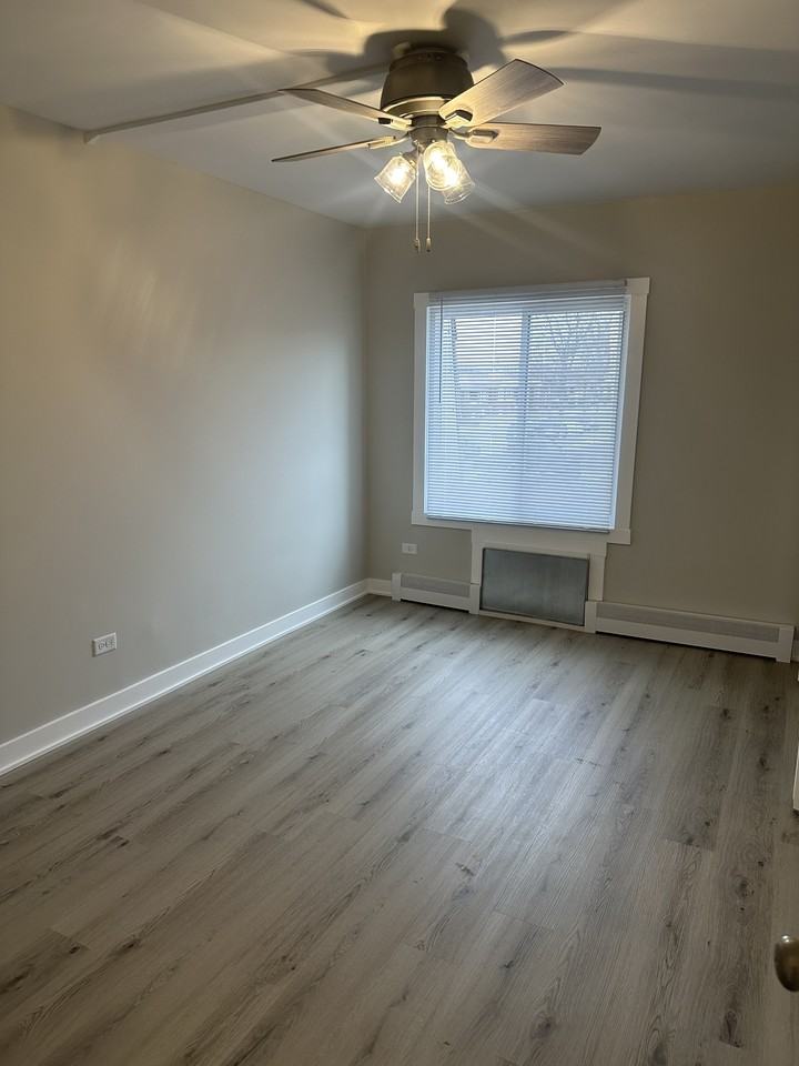 1419 N 17th Ave #4 - Photo 6 of 11