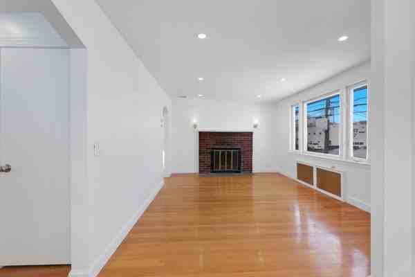 44 Main St - Photo 4 of 18