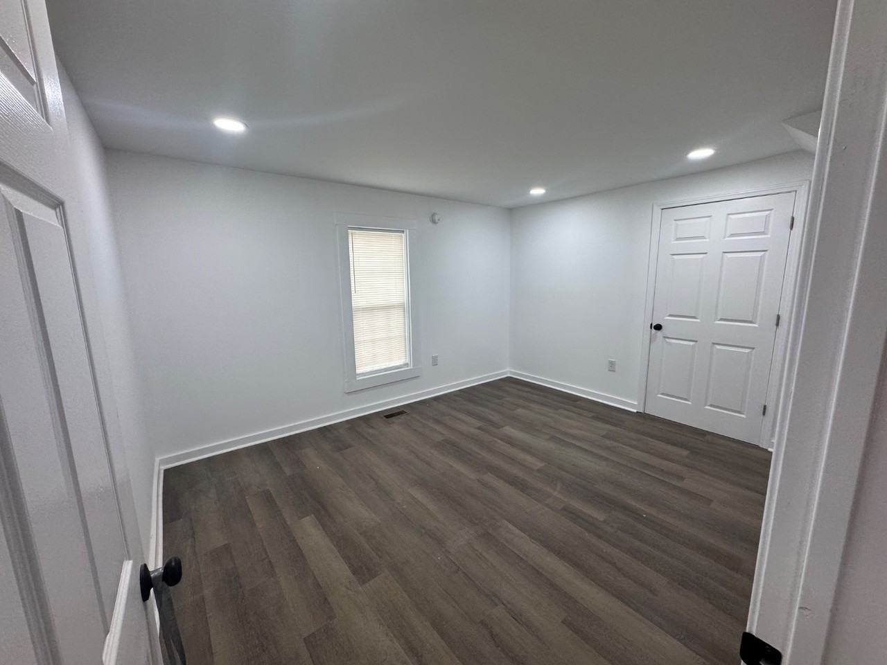 227 Lewis St - Photo 3 of 20