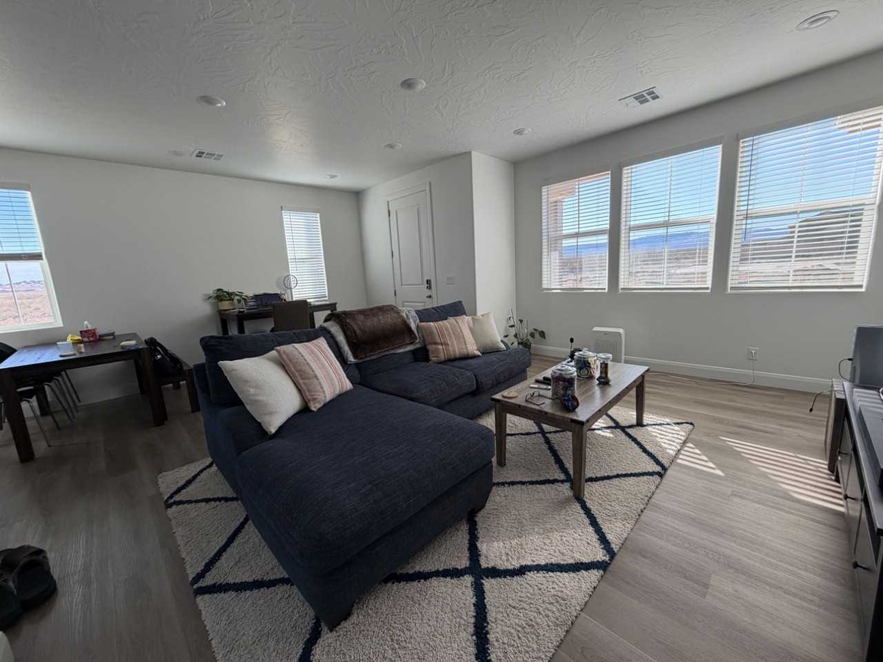 487 W Carnation Ct - Photo 6 of 20