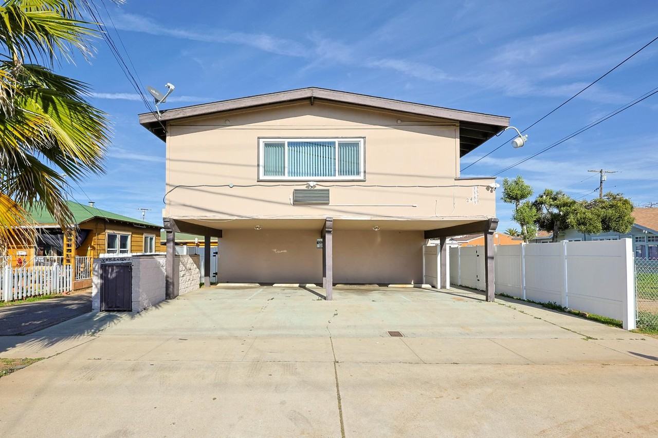 2437 D Ave