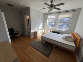 1353 W Greenleaf Ave #110 - Photo 1 of 1