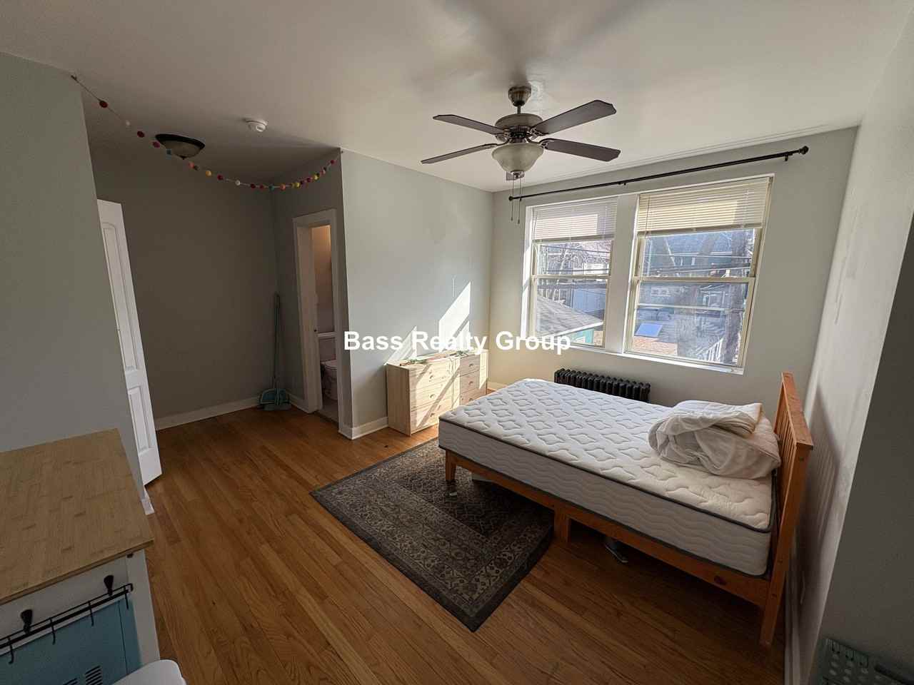 1353 W Greenleaf Ave #110 - Photo 3 of 8