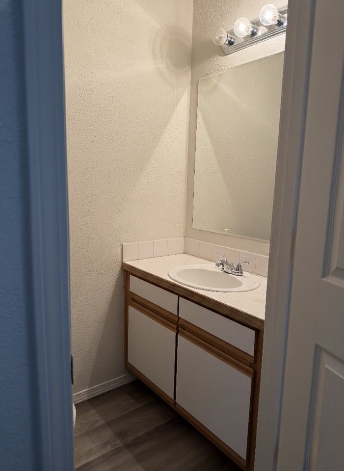 2454 Nw 8th St #NA - Photo 4 of 17