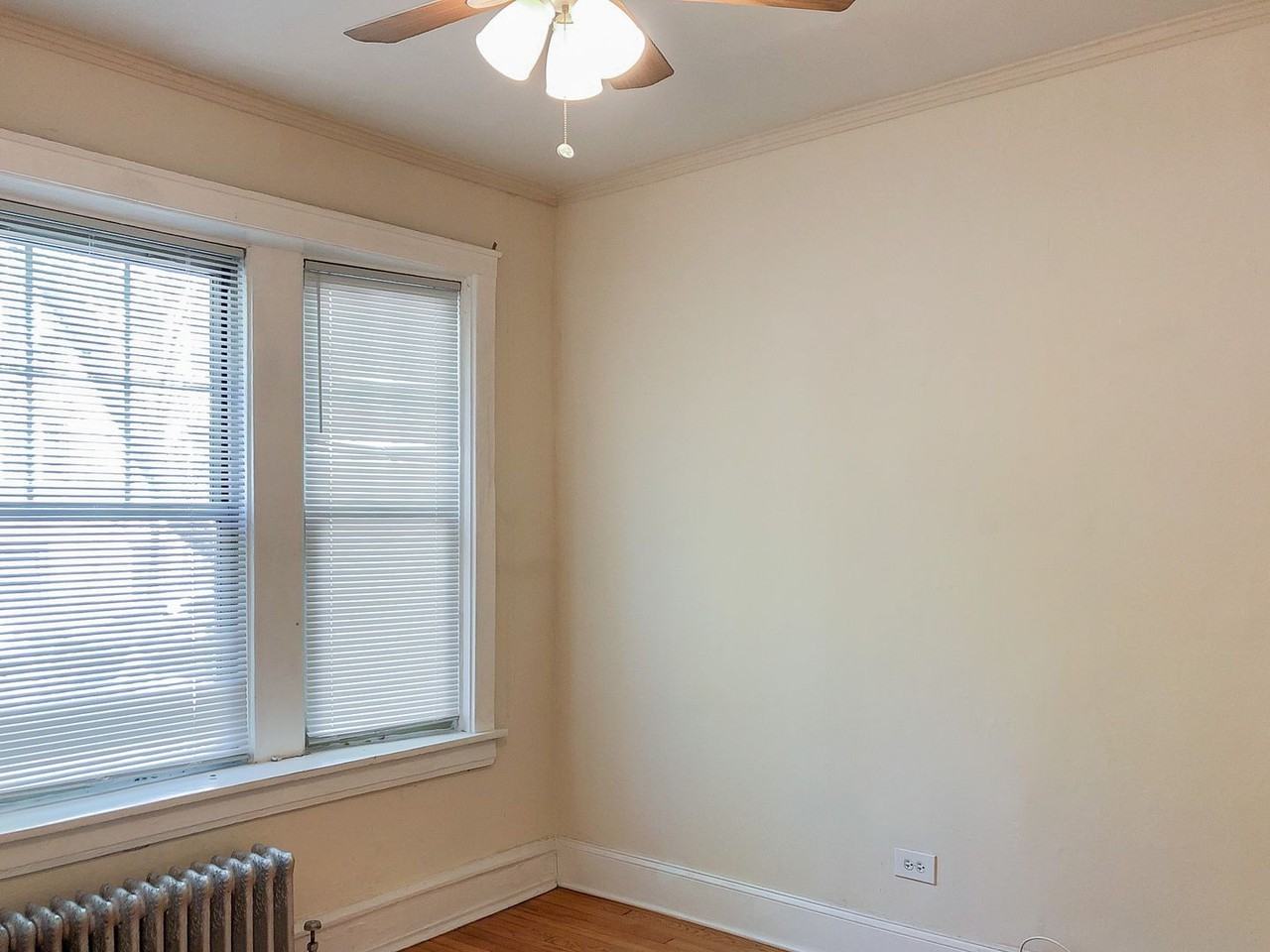 W Berteau Ave #1 - Photo 3 of 14