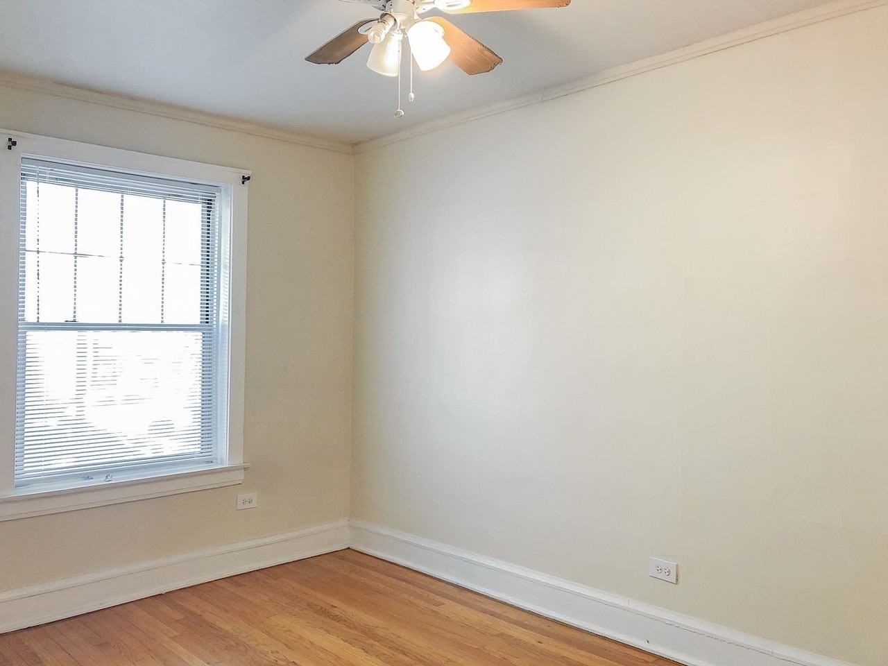 W Berteau Ave #1 - Photo 6 of 14