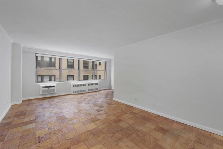 250 W 88th St #3B - Photo 2 of 6