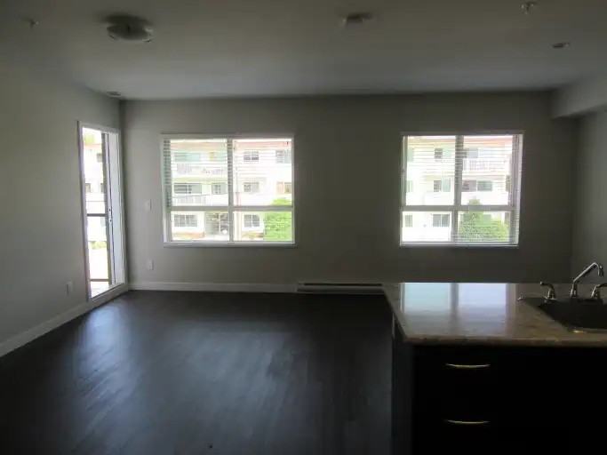 404 Ash St #302 - Photo 2 of 5