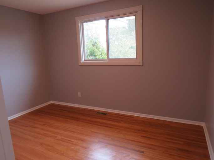 21 Keewatin Cres - Photo 7 of 16