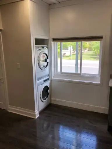 577 Frontenac St - Photo 5 of 15