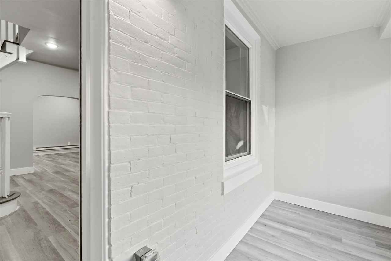 662 N Yewdall St #1 - Photo 5 of 17