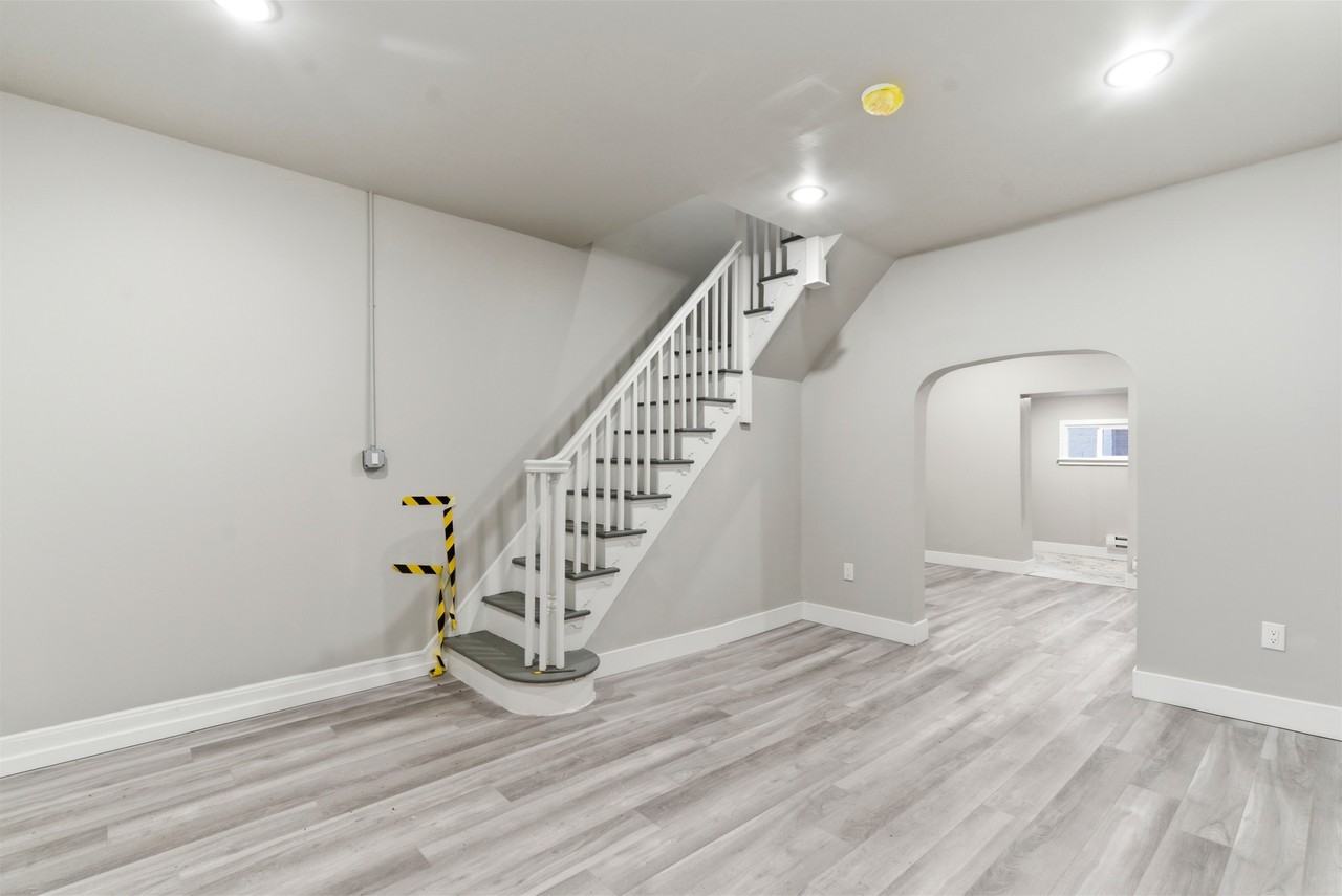 662 N Yewdall St #1 - Photo 6 of 17