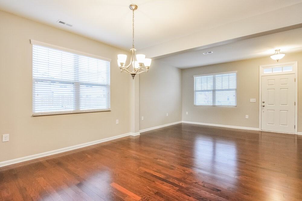 600 Lavenham Ln - Photo 4 of 15