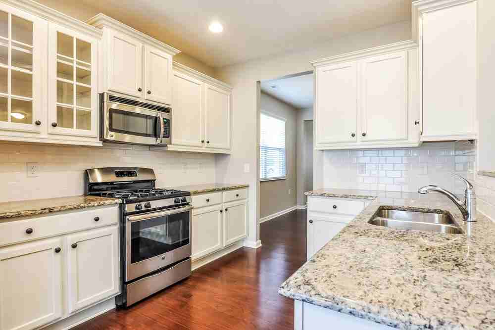 600 Lavenham Ln - Photo 7 of 15