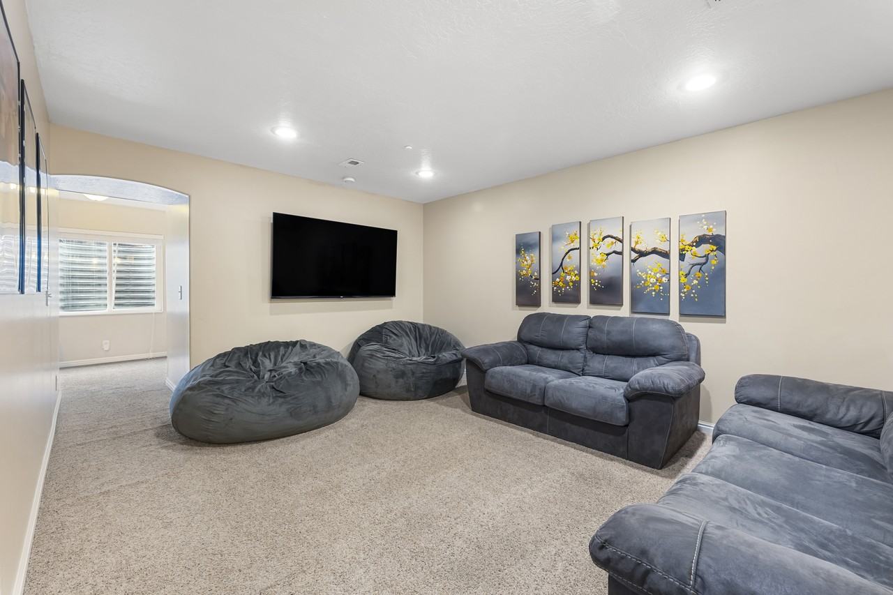 918 E 1375 N #1 - Photo 2 of 11