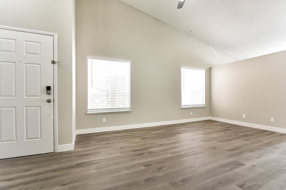 4361 Faberge Ave - Photo 4 of 15