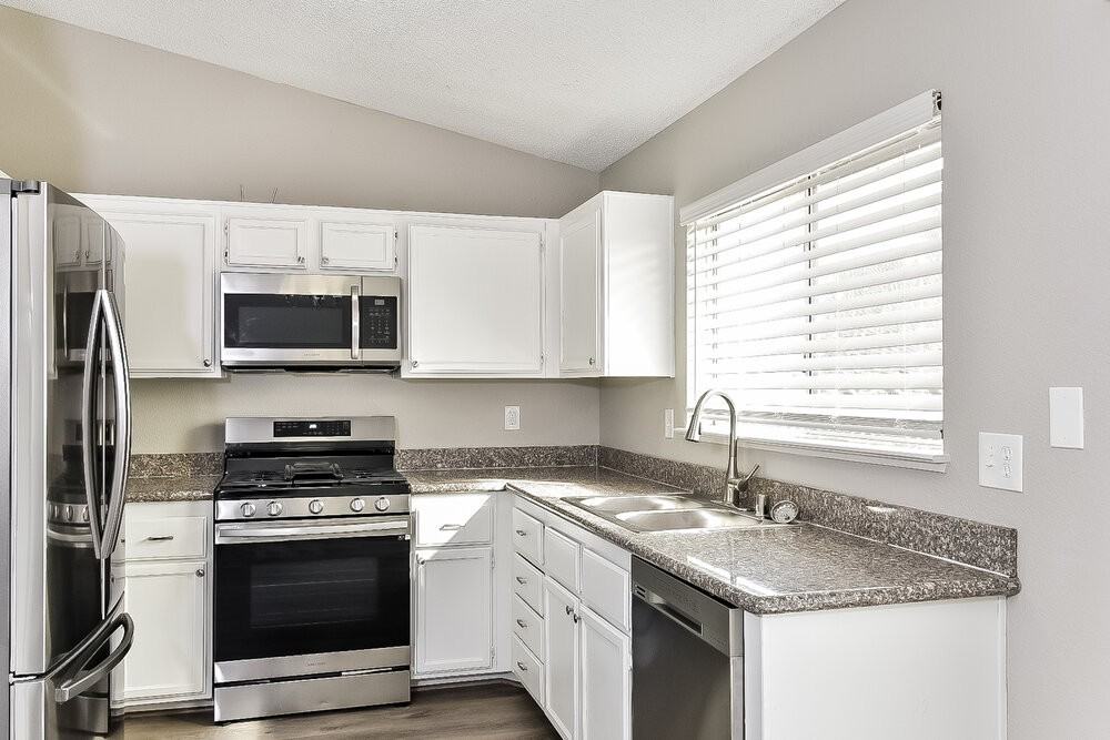 4361 Faberge Ave - Photo 7 of 15