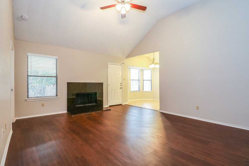 641 Ozark Ave - Photo 2 of 17