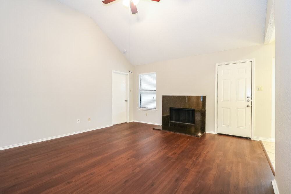 641 Ozark Ave - Photo 3 of 17