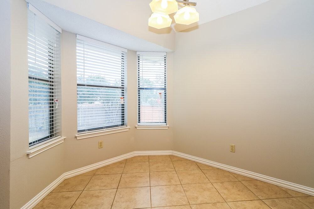 641 Ozark Ave - Photo 5 of 17