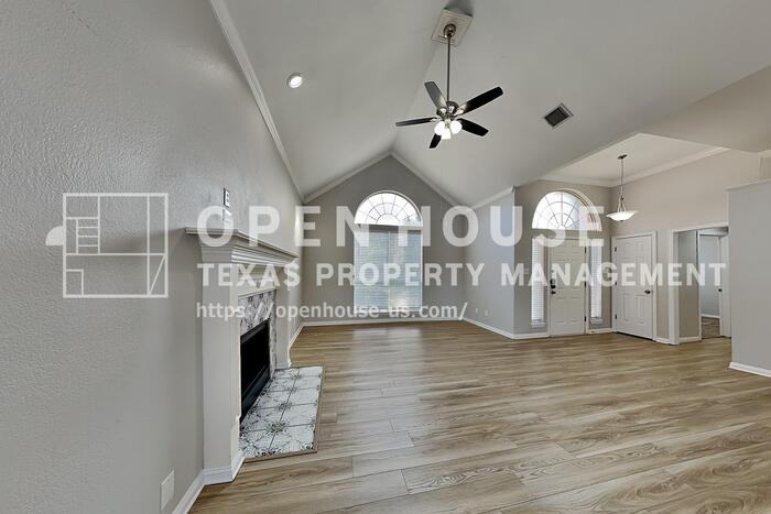 10464 Quest Dr - Photo 5 of 23