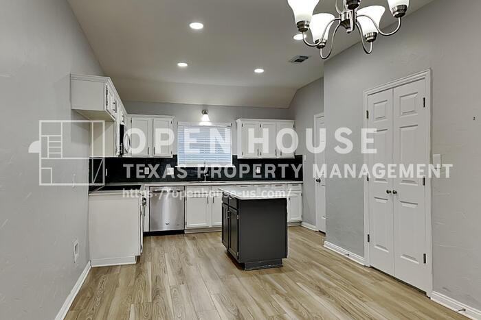 10464 Quest Dr - Photo 6 of 23