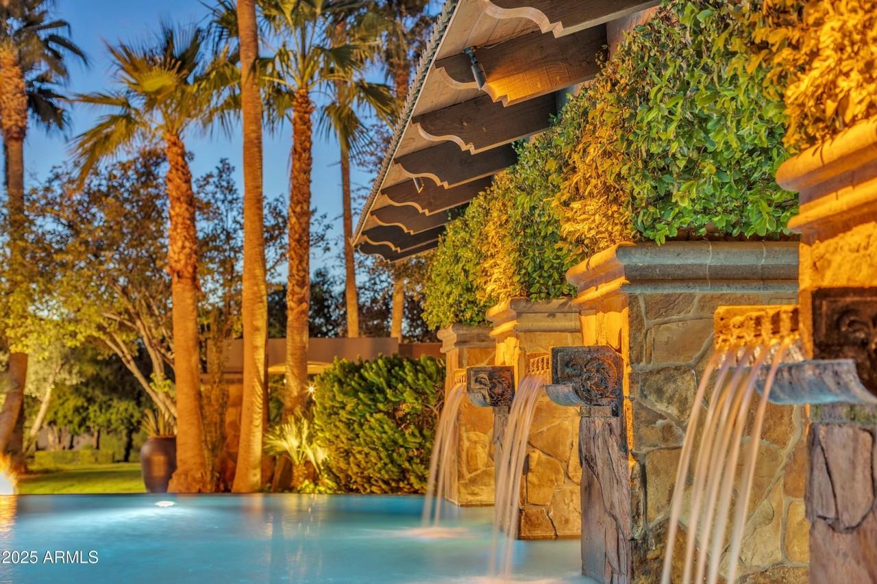 3452 E Jaeger Cir - Photo 2 of 50