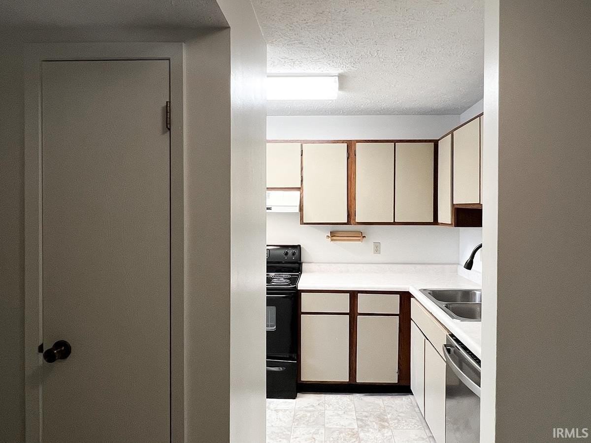 513 Graham Pl - Photo 5 of 30