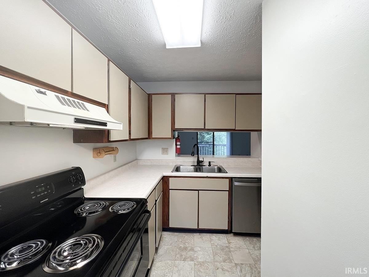 513 Graham Pl - Photo 7 of 30