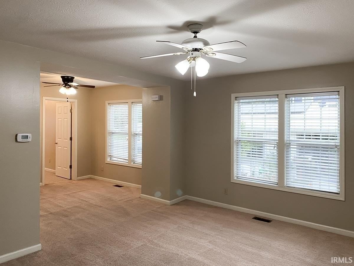 603 W Allen St - Photo 4 of 37