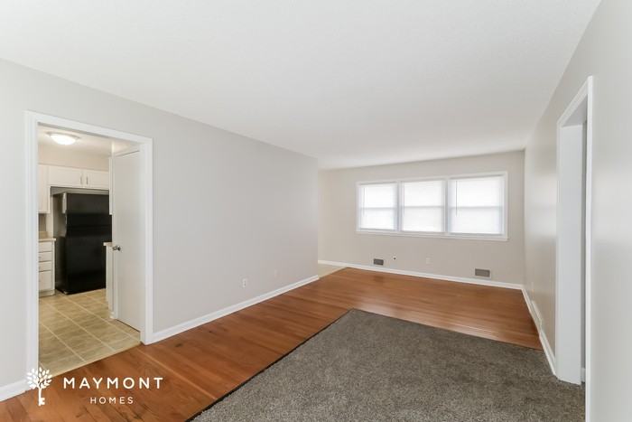 11016 E 51st St - Photo 5 of 16