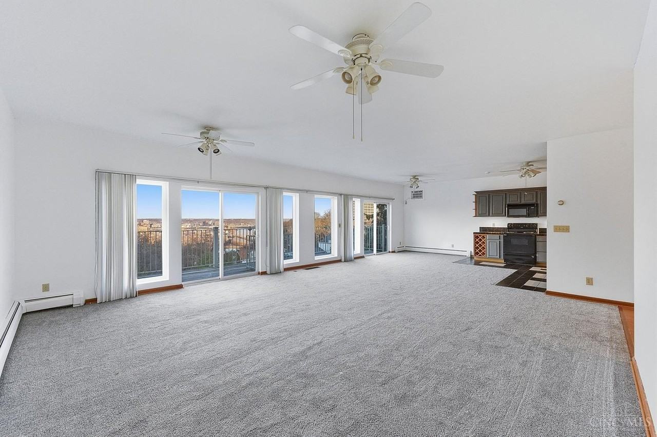 944 Summit Ave Apt 1 - Photo 4 of 14