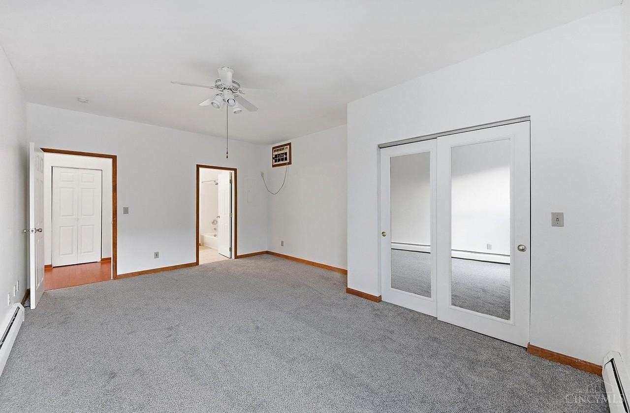 944 Summit Ave Apt 1 - Photo 7 of 14